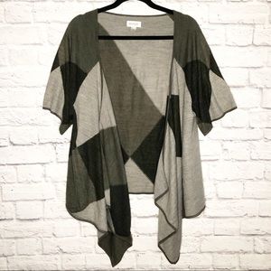 Avenue Color Block Design Short Sleeve Cardigan